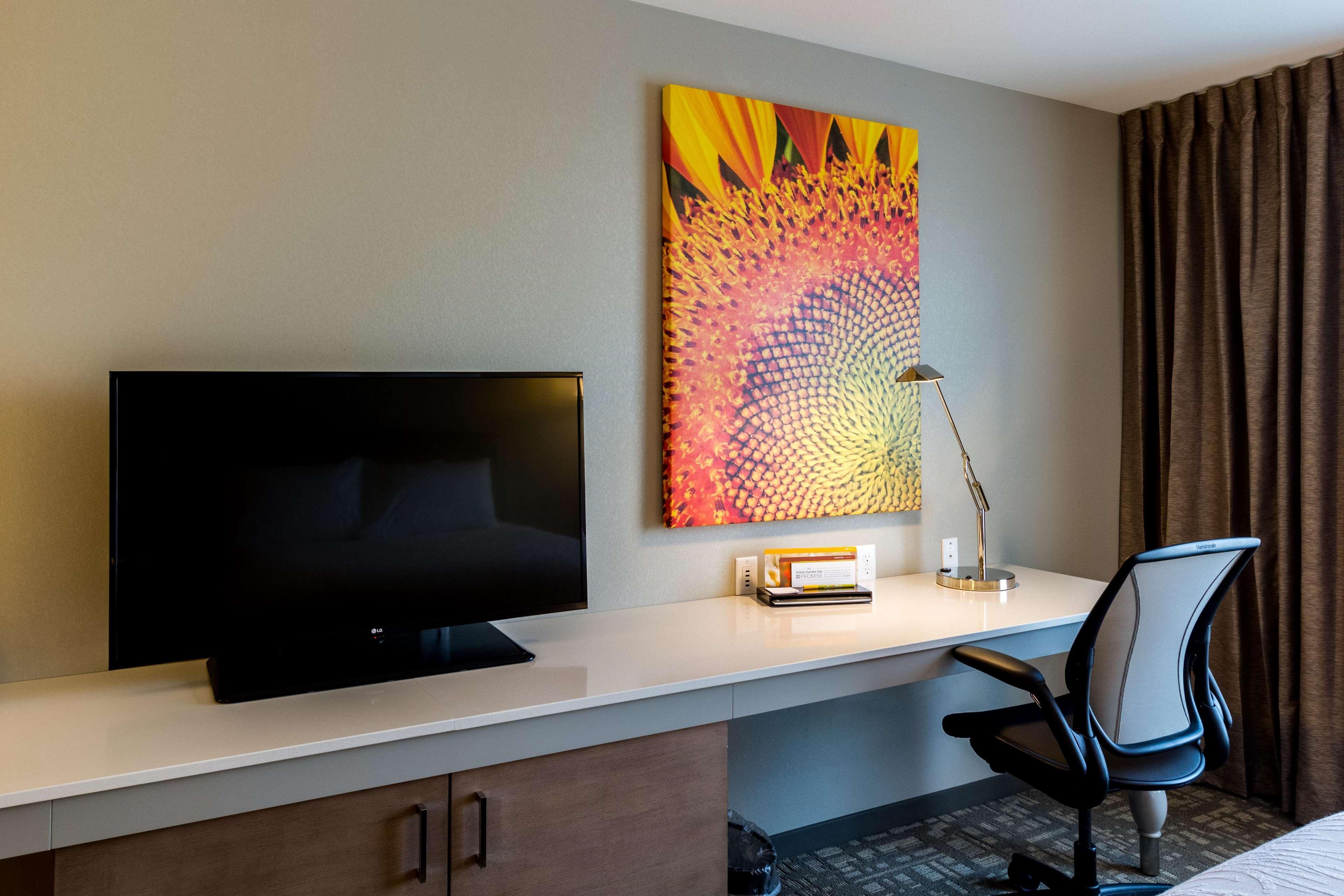 Hilton Garden Inn Salina Zewnętrze zdjęcie