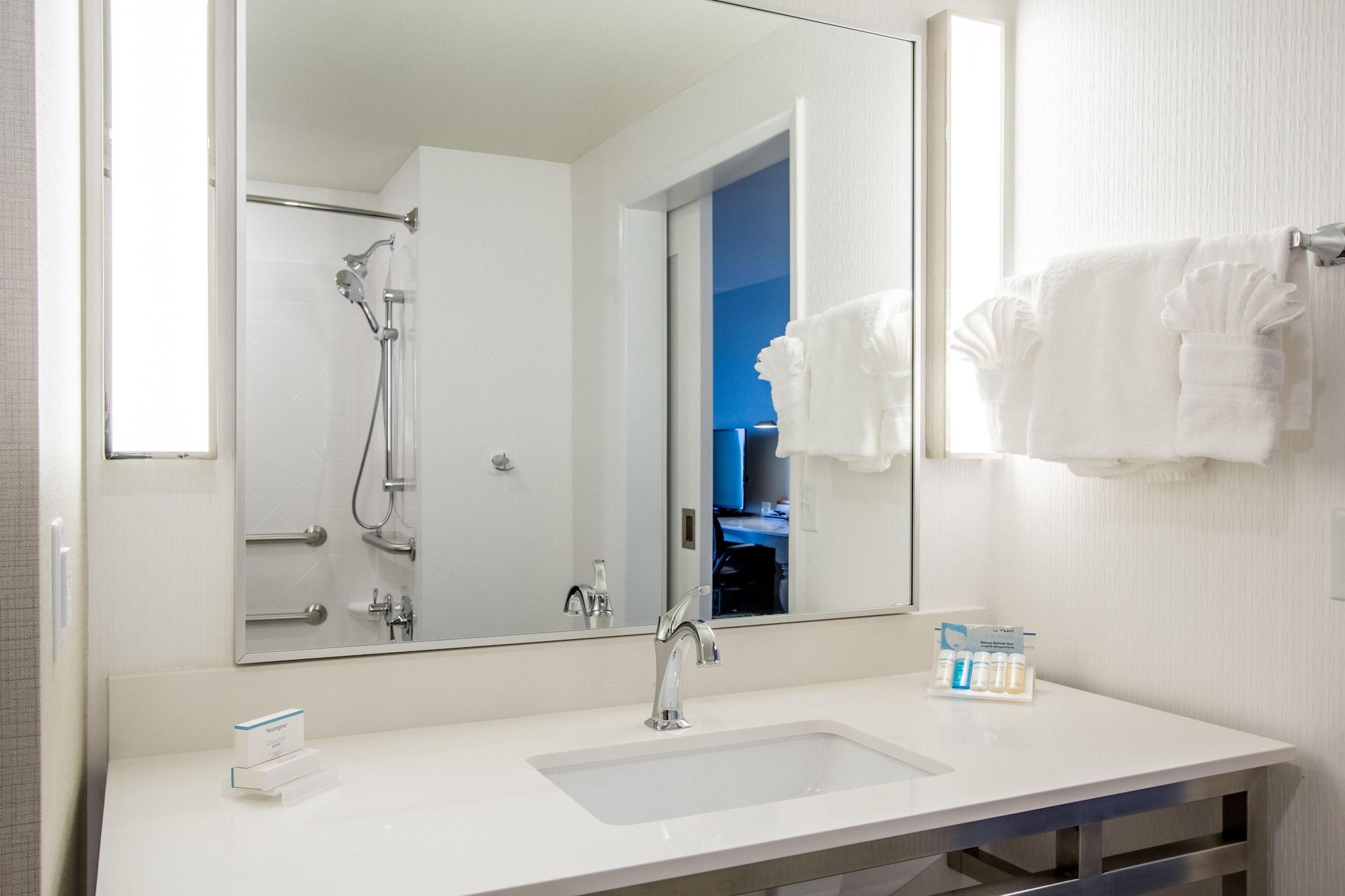 Hilton Garden Inn Salina Zewnętrze zdjęcie