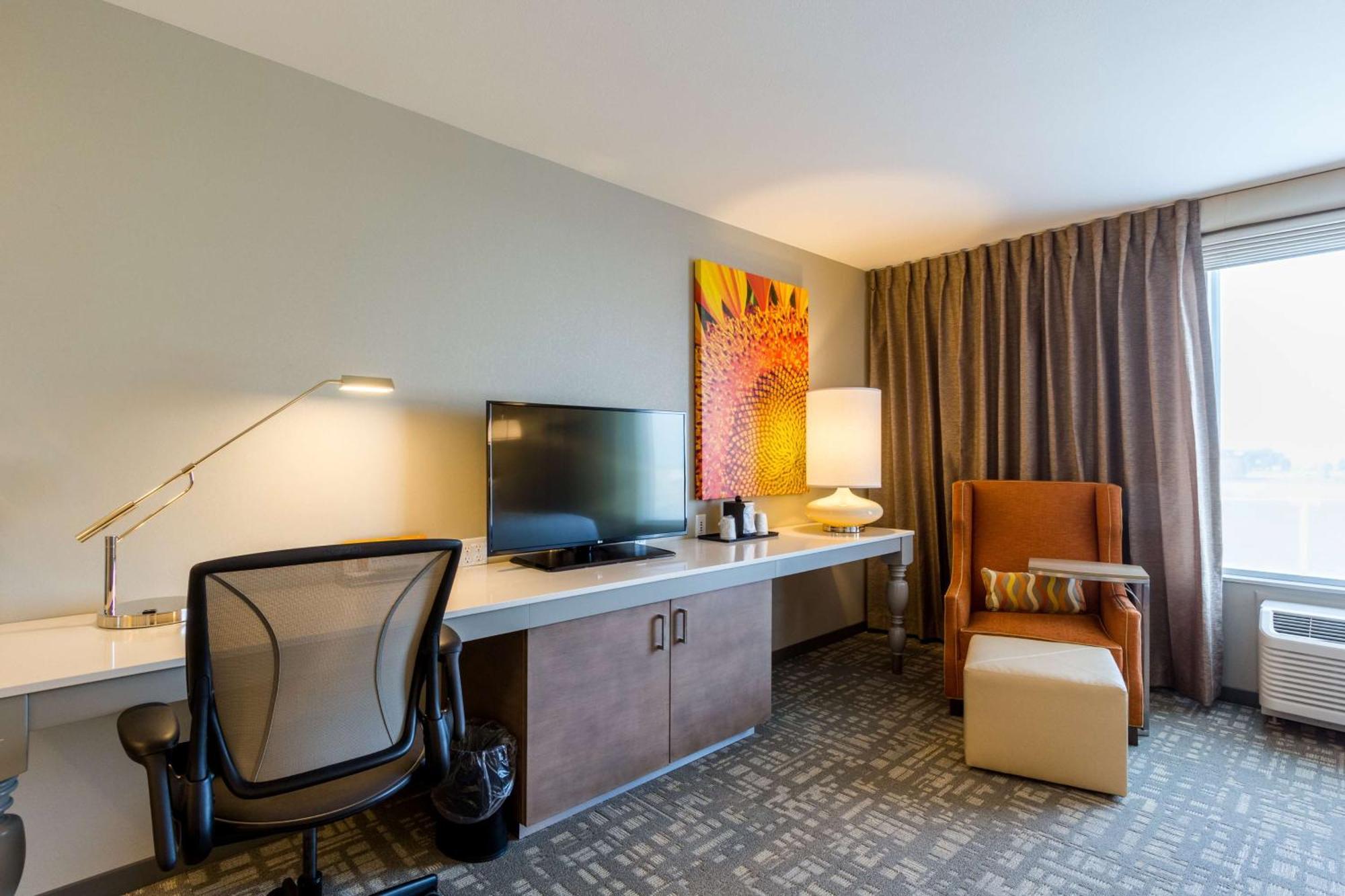 Hilton Garden Inn Salina Zewnętrze zdjęcie