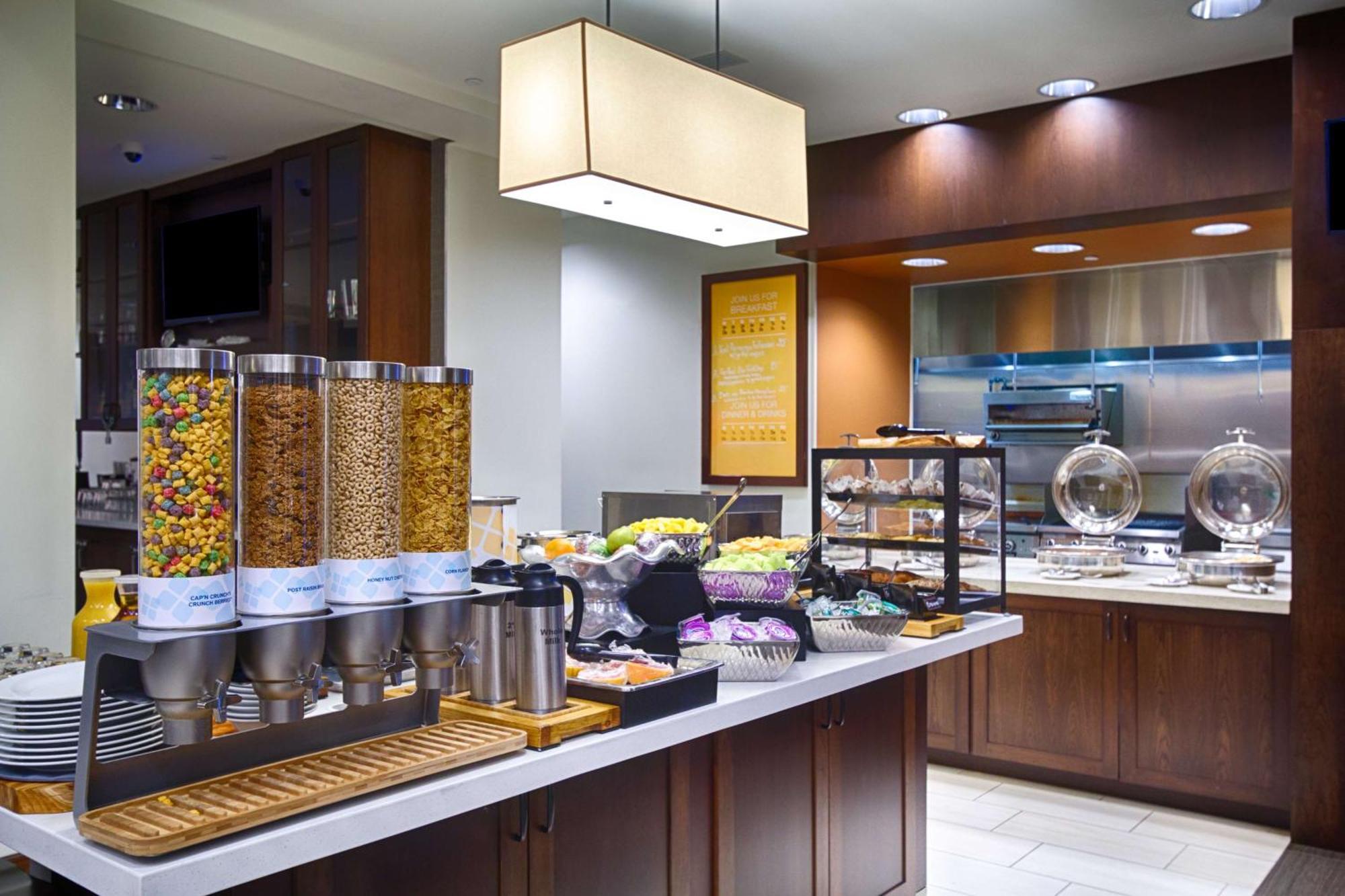 Hilton Garden Inn Salina Zewnętrze zdjęcie